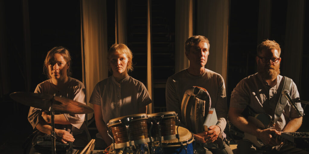 _DSF6623_TEATERRUMSMALL2